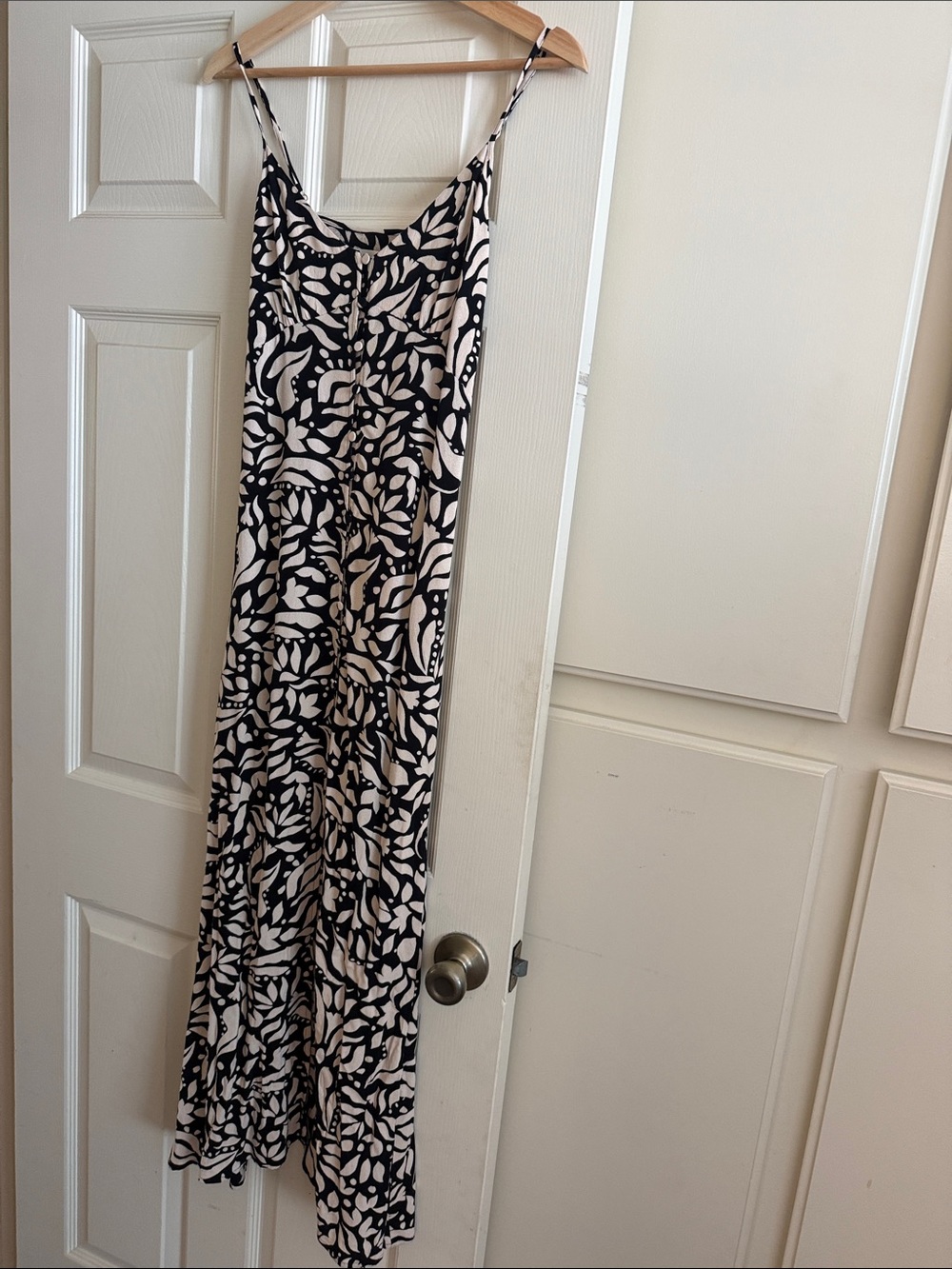 saltwater LUXE Black and Cream Spaghetti-Strap Dress Size Small